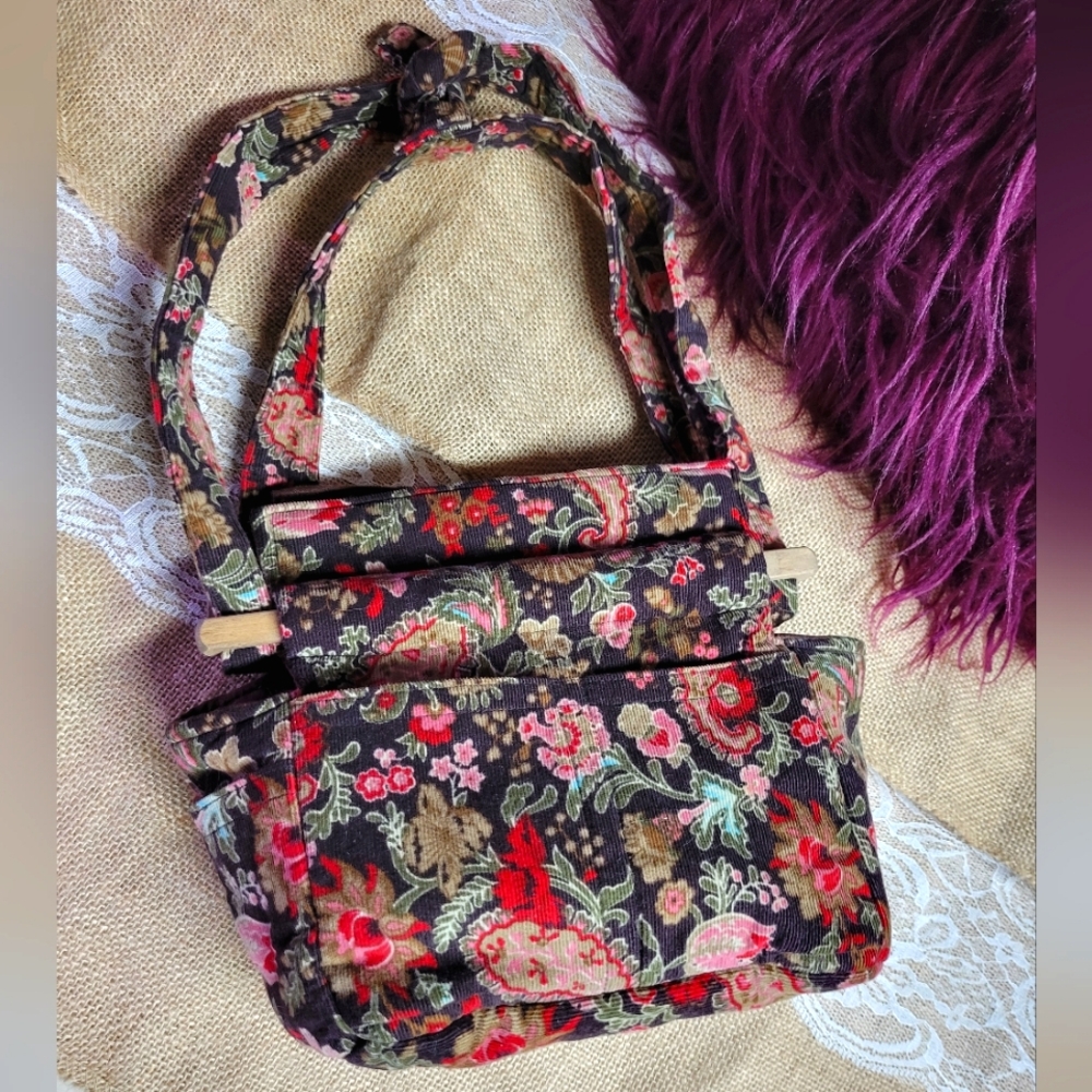Rare Vintage corduroy shoulder bag wooden closure floral Paisley cute bag